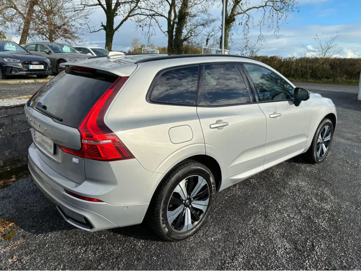 Volvo XC60 T6 PHEV PLUS DARK AWD AUTO - Image 2