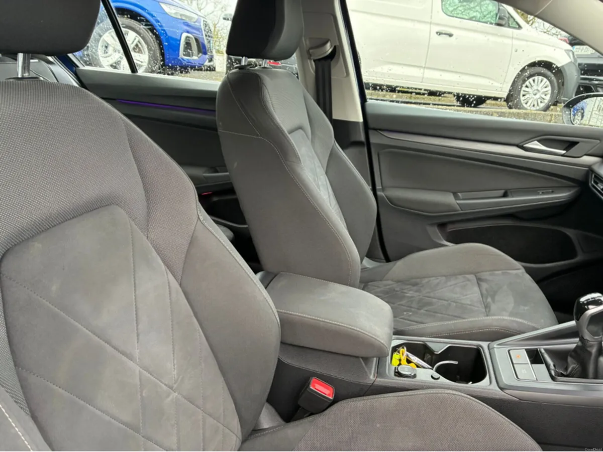 Volkswagen Golf STYLE 2.0 TDI 115 BHP (CAMERA) - Image 5