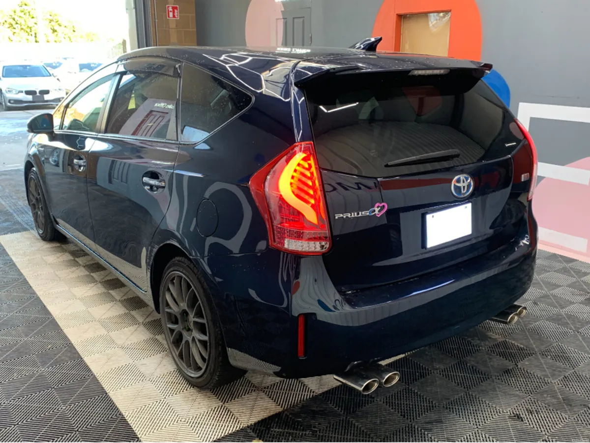 Toyota Prius TOYOTA PRIUS ALPHA  / Only 24k KMs / - Image 4