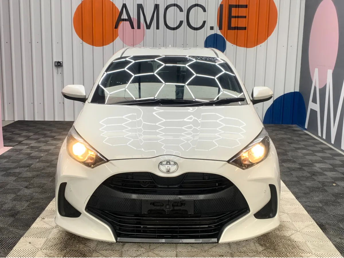 Toyota Yaris ONLY €16950! YARIS AUTOMATIC 1.0 X / - Image 2