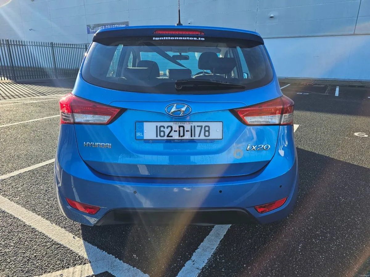 Hyundai ix20 1.4 PETROL, DELUXE MODEL, LOW MILEAGE - Image 3