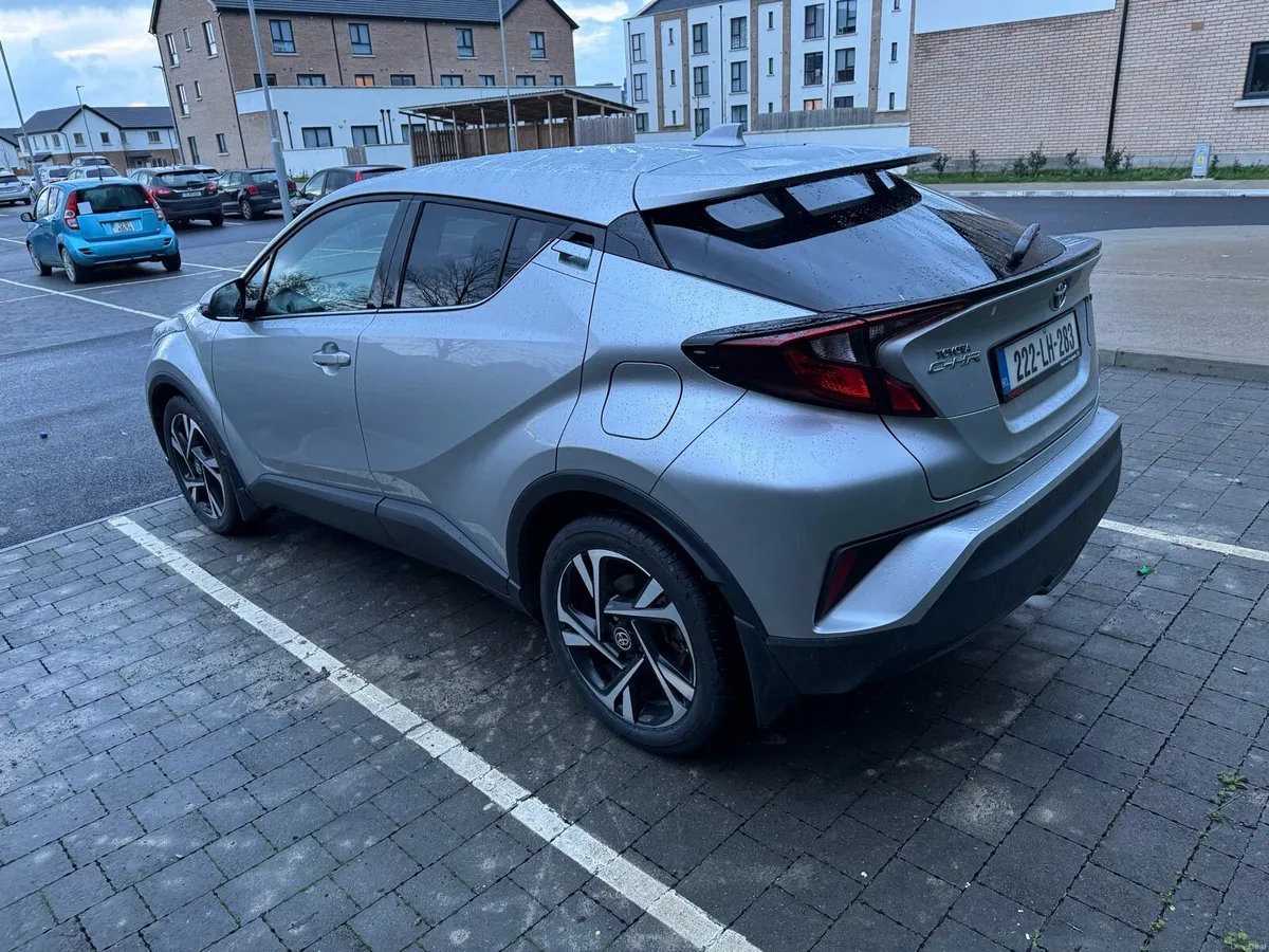 Toyota C-HR Hybrid Sport 1.8L - Image 4