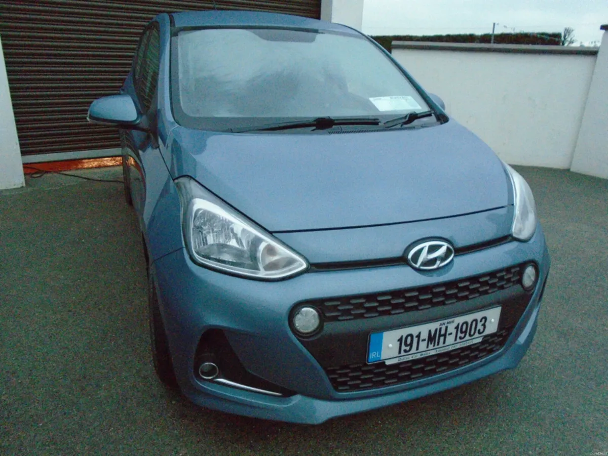 Hyundai i10 DELUXE 4DR - Image 3