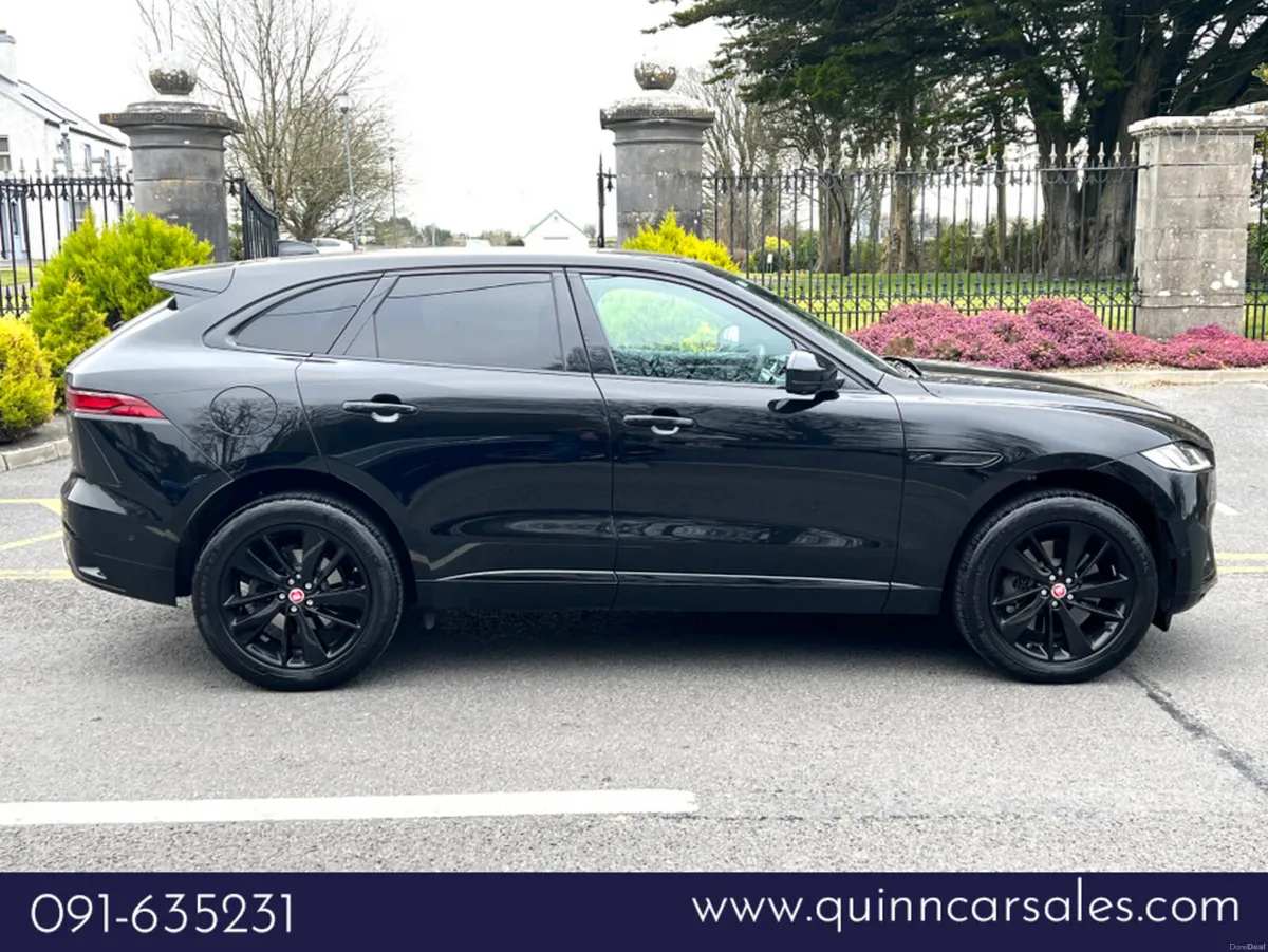 Jaguar F-Pace 3.0d 300 BHP R-DYNAMIC AUTO==COST OV - Image 2