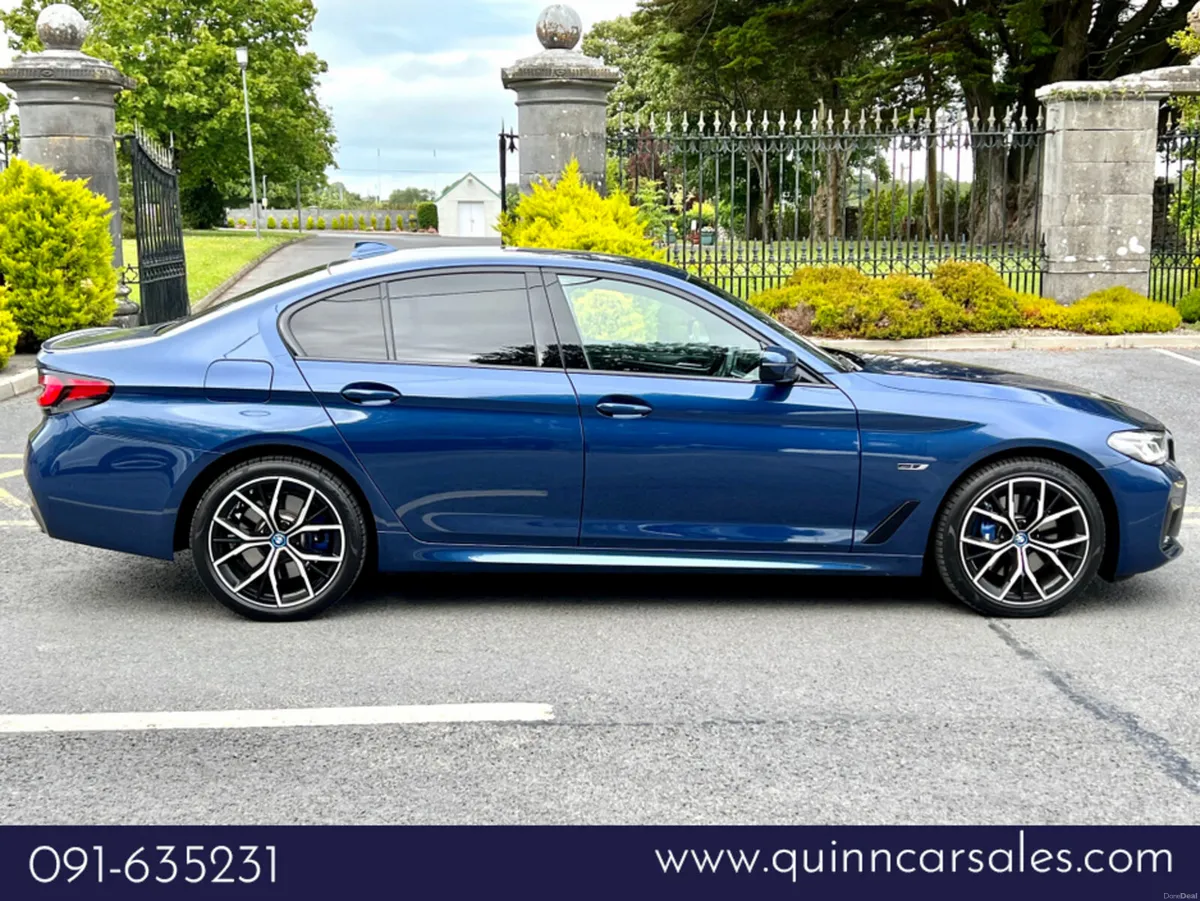 BMW 5-Series 530e M-SPORT AUTO==PRO PACK== - Image 2