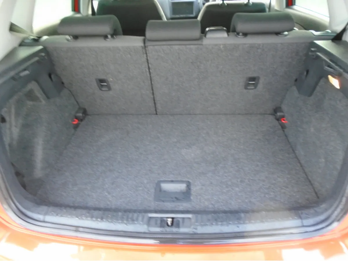 Volkswagen Polo DBA-6RCBZ 5DR AUTO - Image 4
