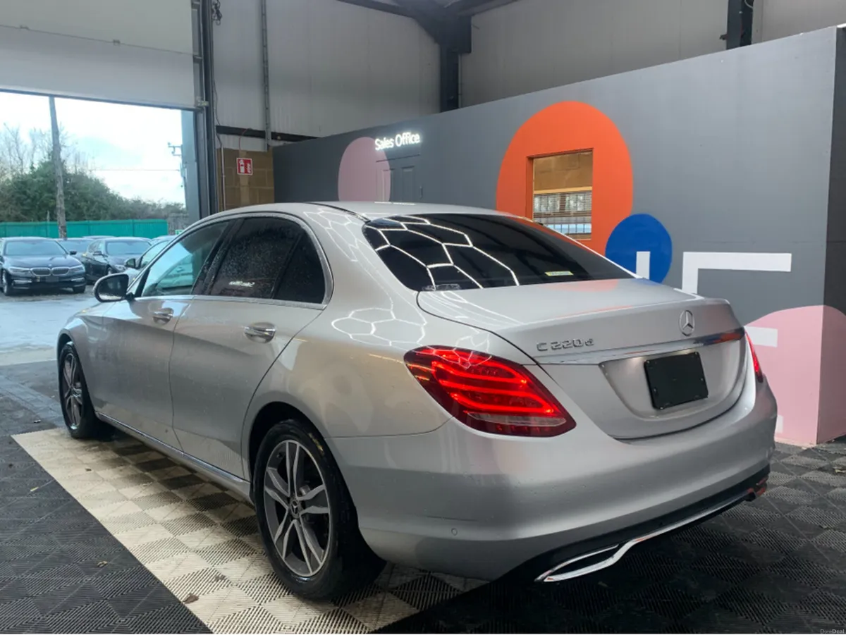 Mercedes-Benz C-Class 2017 C220d AUTOMATIC / 41k K - Image 4