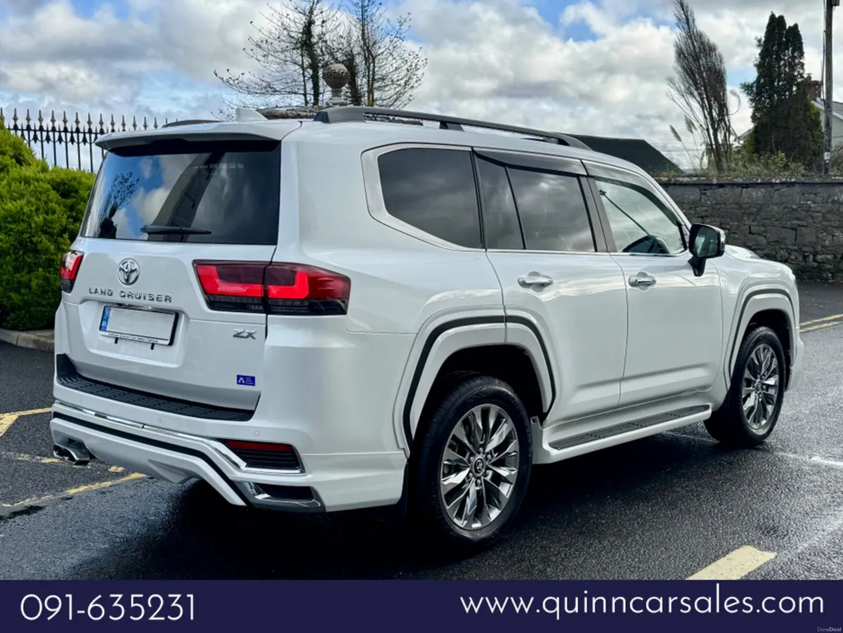 Toyota Land Cruiser AMAZON 300 SERIES 3.3 V6 DIESE - Image 3