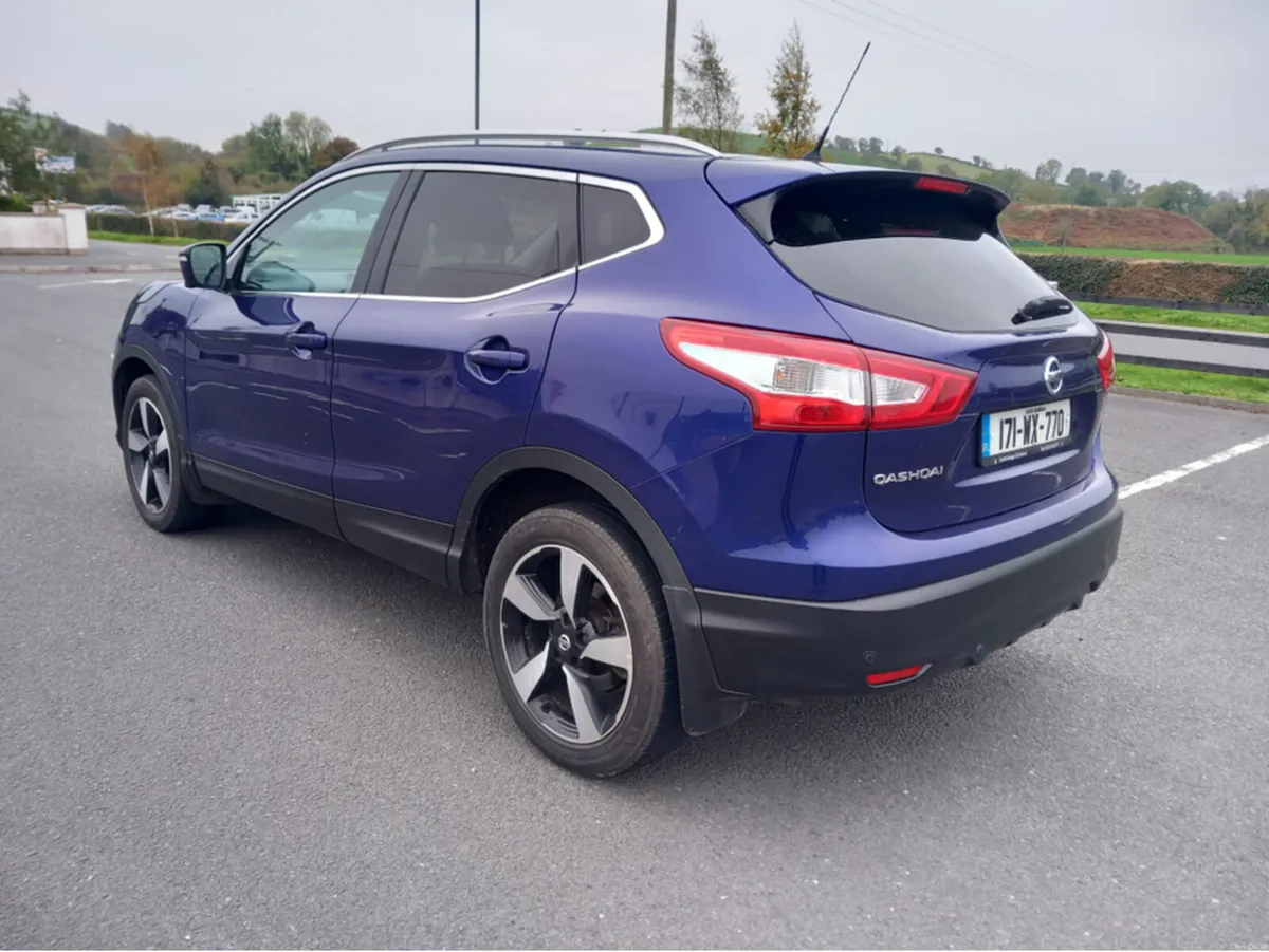 Nissan Qashqai 1.6 DSL SV CVT PREMIUM E6 4DR - Image 2