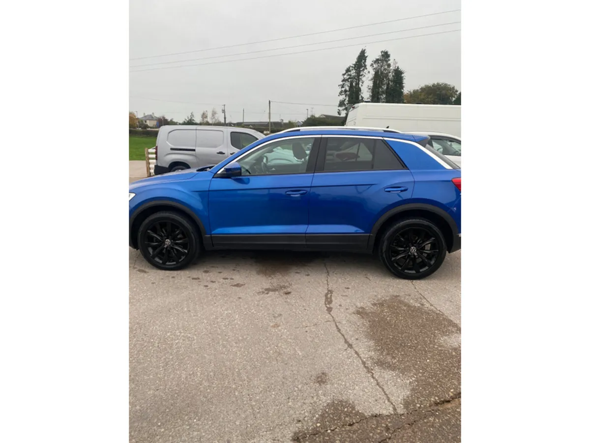Volkswagen T-Roc DESIGN 2.0 TDI D7F 150HP 5DR AU - Image 3