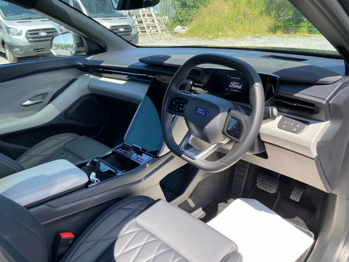 Ford Explorer Extended Range - Image 6