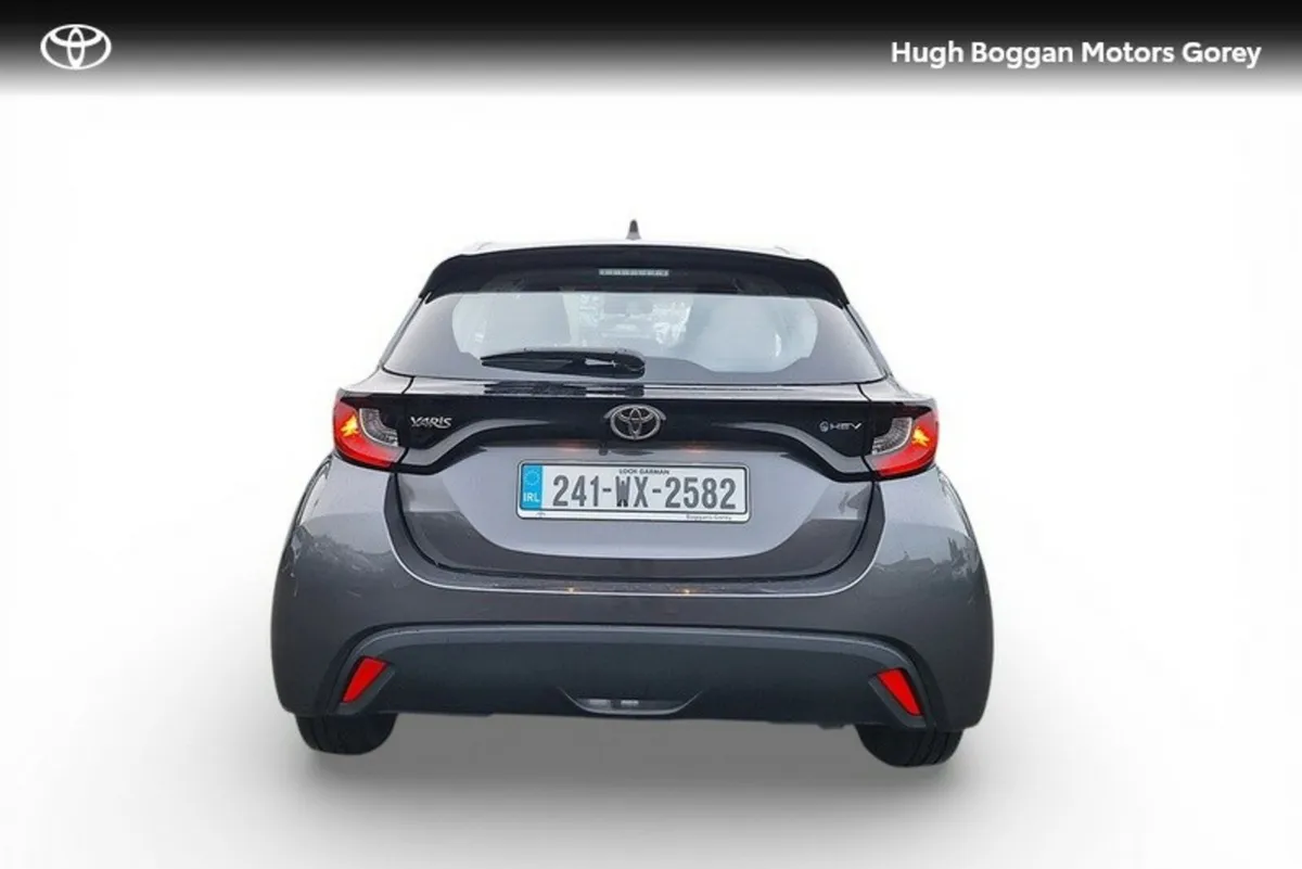 Toyota Yaris HYBRID 115 LUNA - Image 4