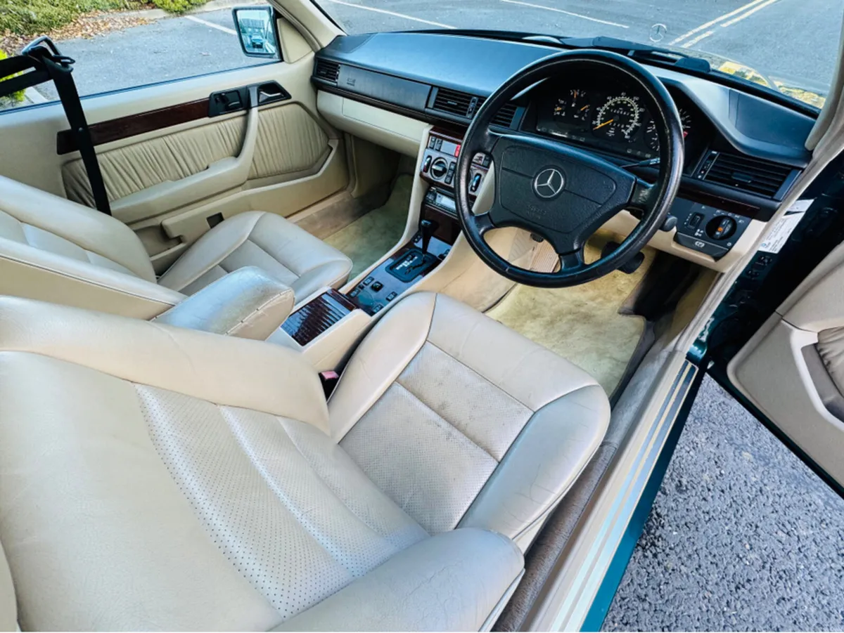 Mercedes-Benz E-Class E 320 COUPE AUTO - Image 6
