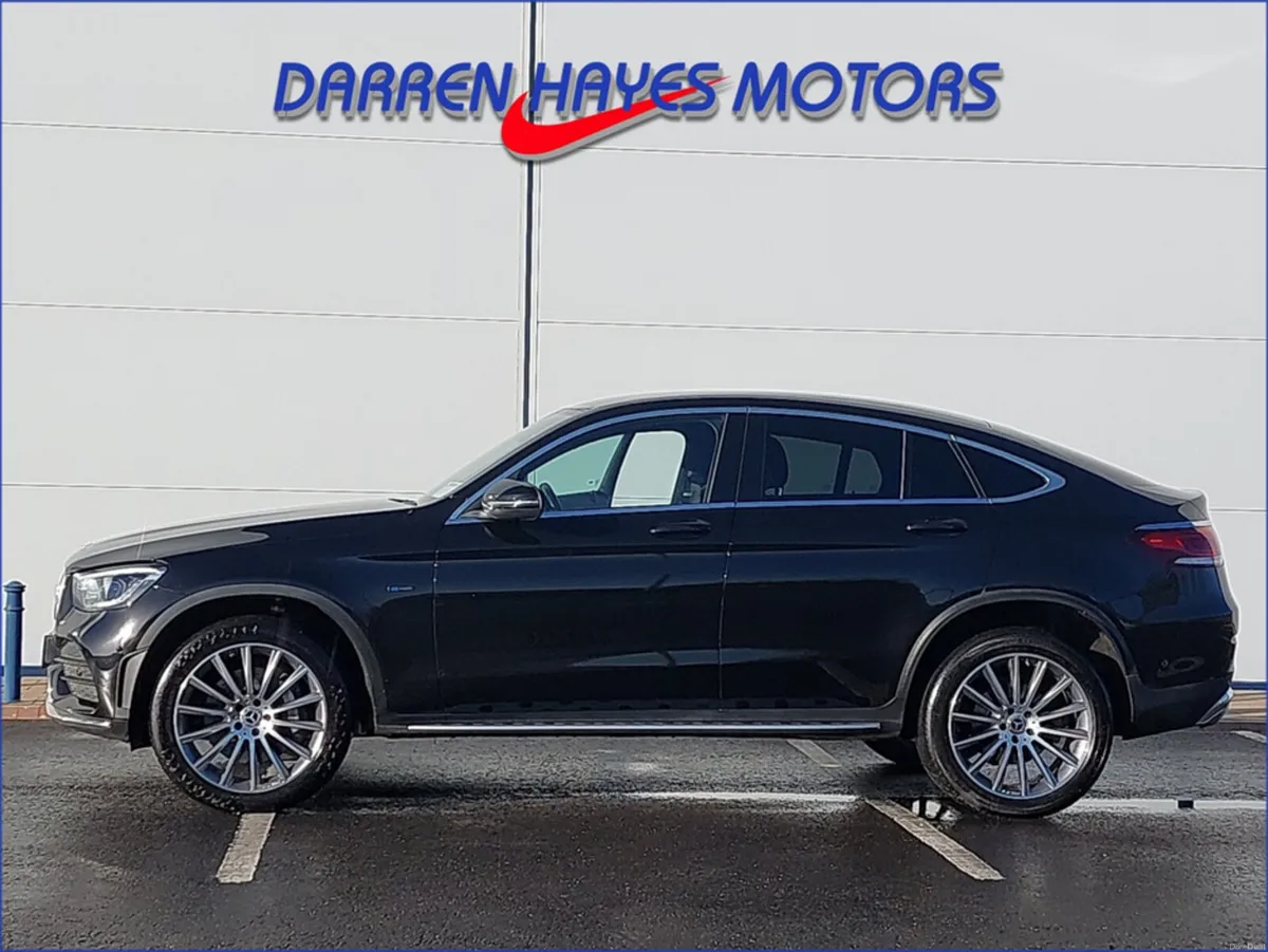 Mercedes-Benz GLC 300 DE AMG LINE PREMIUM 4MATIC - Image 4