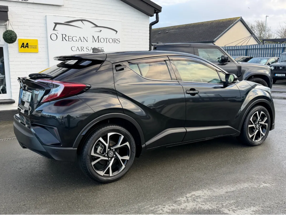 Toyota C-HR 1.8 HYBRID SPORT AUTO - Image 3