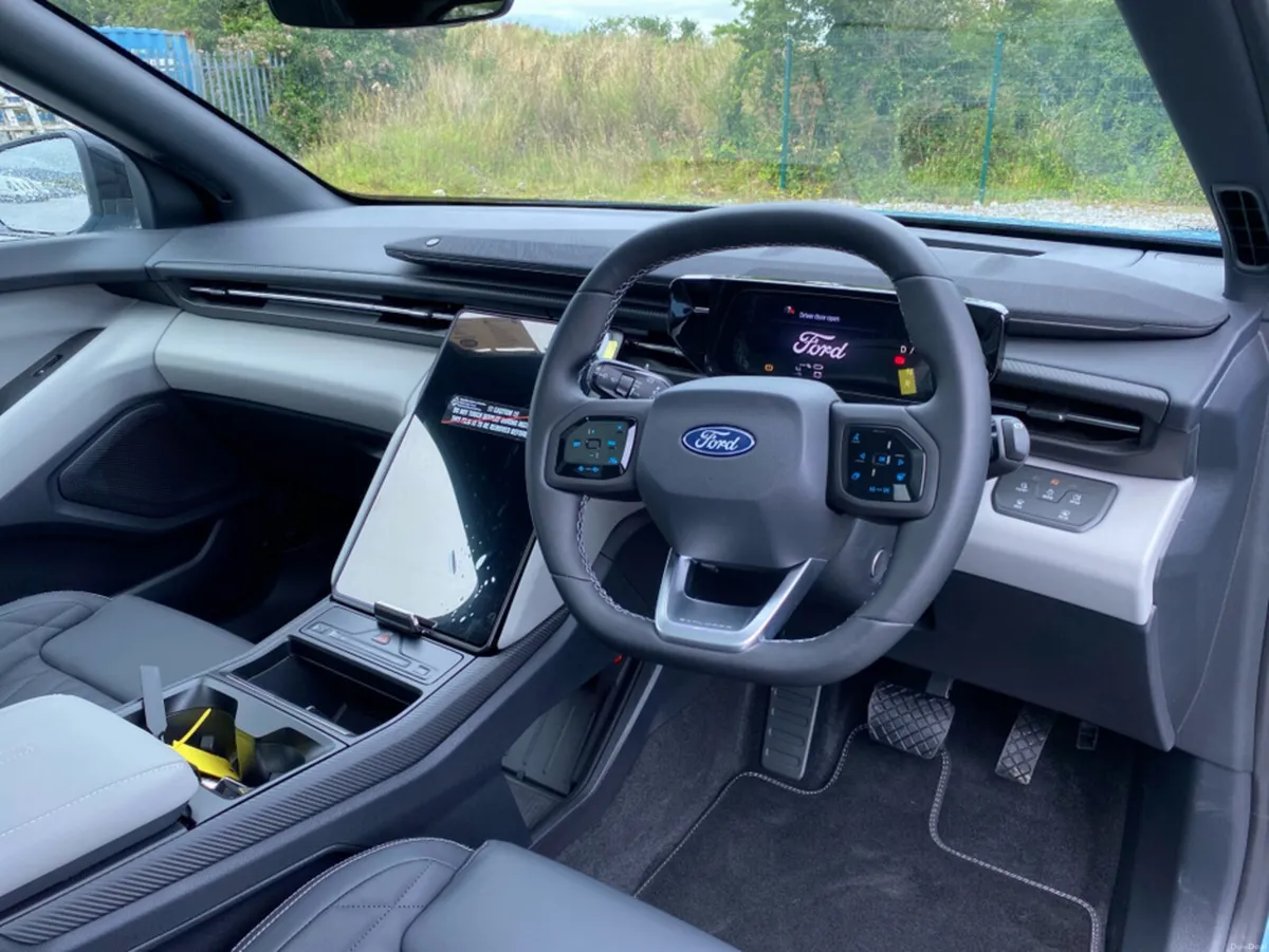 Ford Explorer Extended Range - Image 6