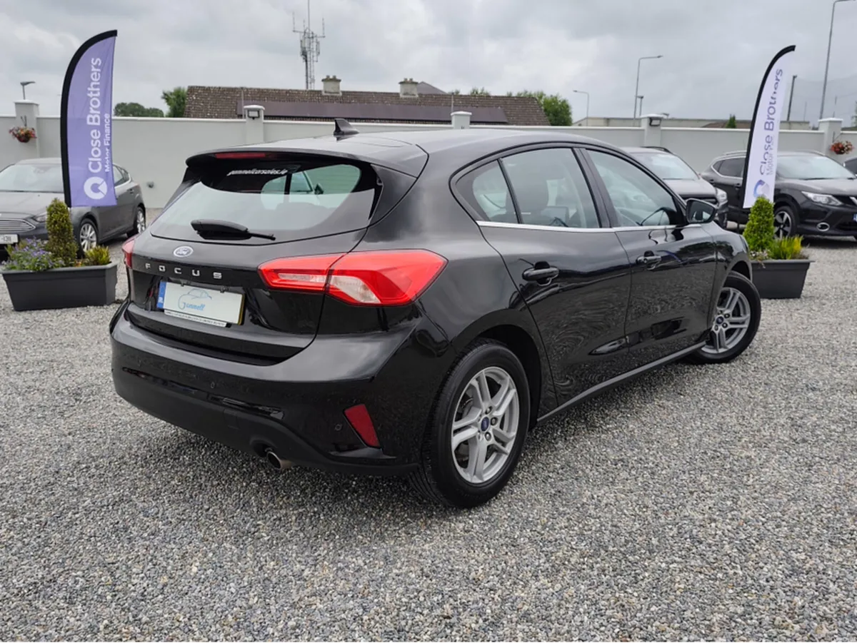 Ford Focus ZETEC TDCI - Image 2