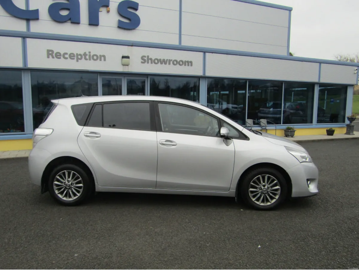 Toyota Verso 1.6 D-4D ICON TSS 5DR - Image 3