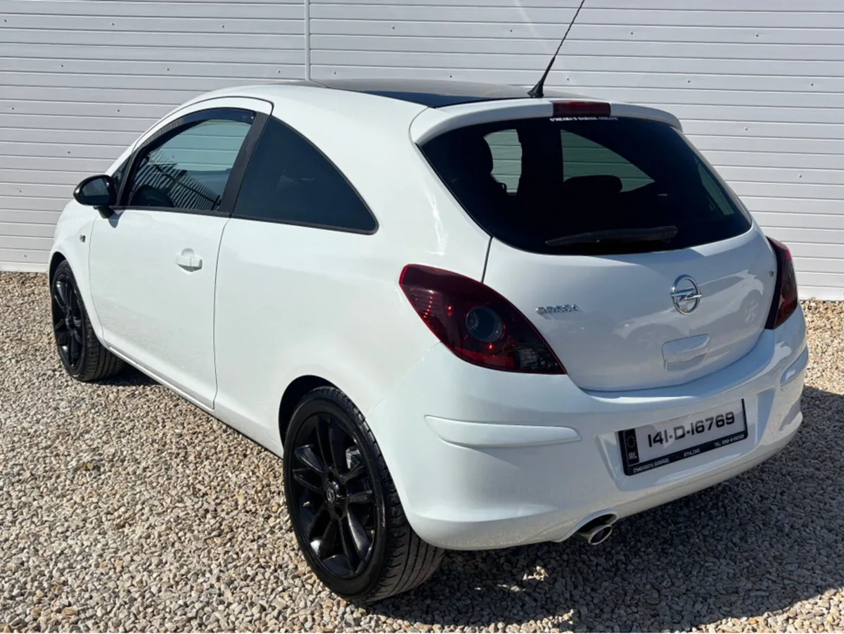 Opel Corsa SPECIAL EDITION 1.2I 2DR - Image 4
