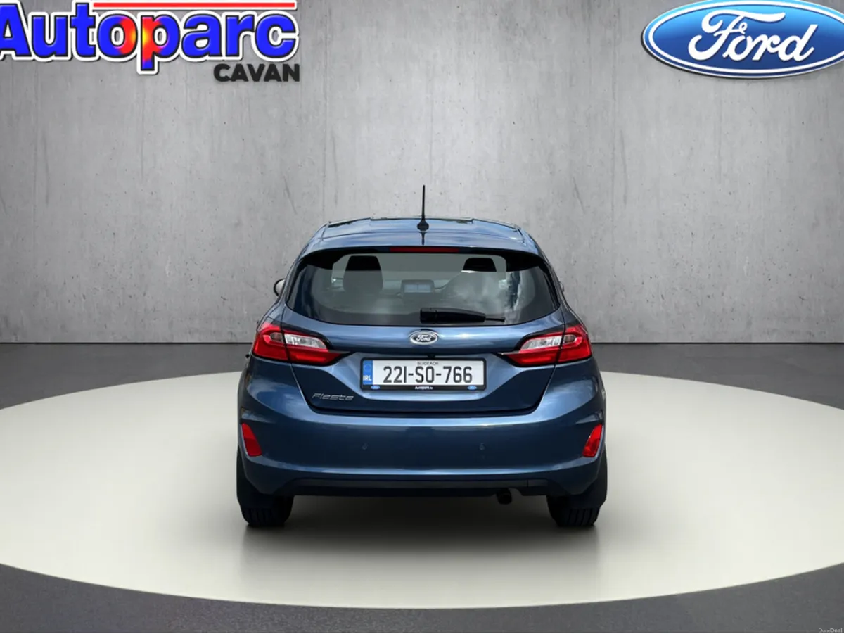 Ford Fiesta TREND CONNECTED 1.1 075 M5 4DR - Image 4