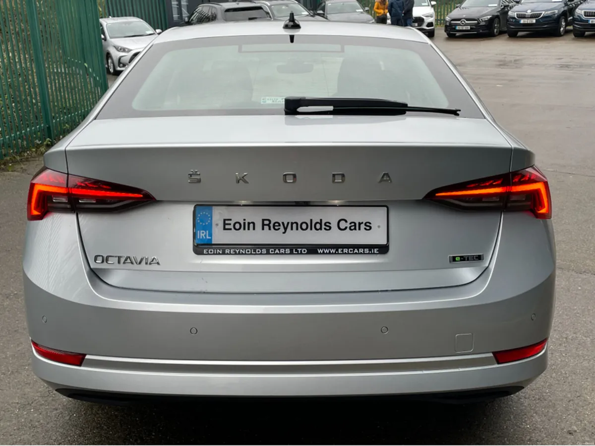 Skoda Octavia 241 D AMBITION TSI 110 AUTO AS NEW!! - Image 6
