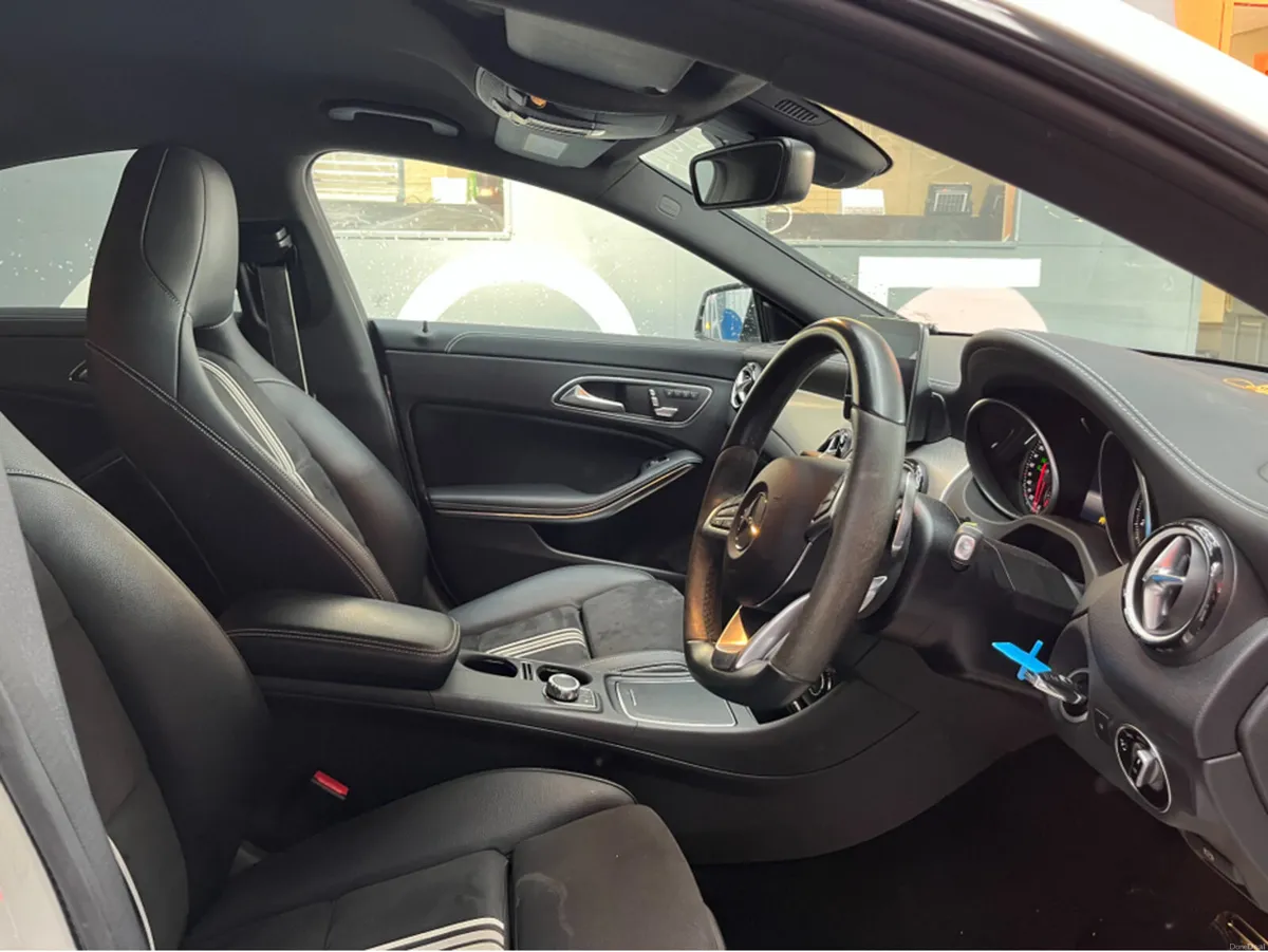 Mercedes-Benz CLA 2017 CLA180 AUTOMATIC AMG LINE S - Image 3
