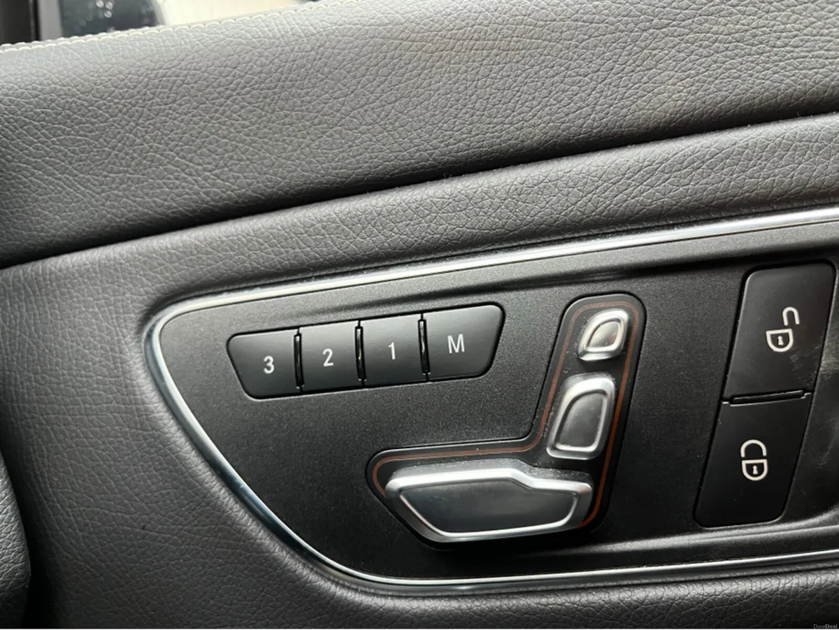 Mercedes-Benz CLA 2017 CLA180 AUTOMATIC AMG LINE S - Image 4