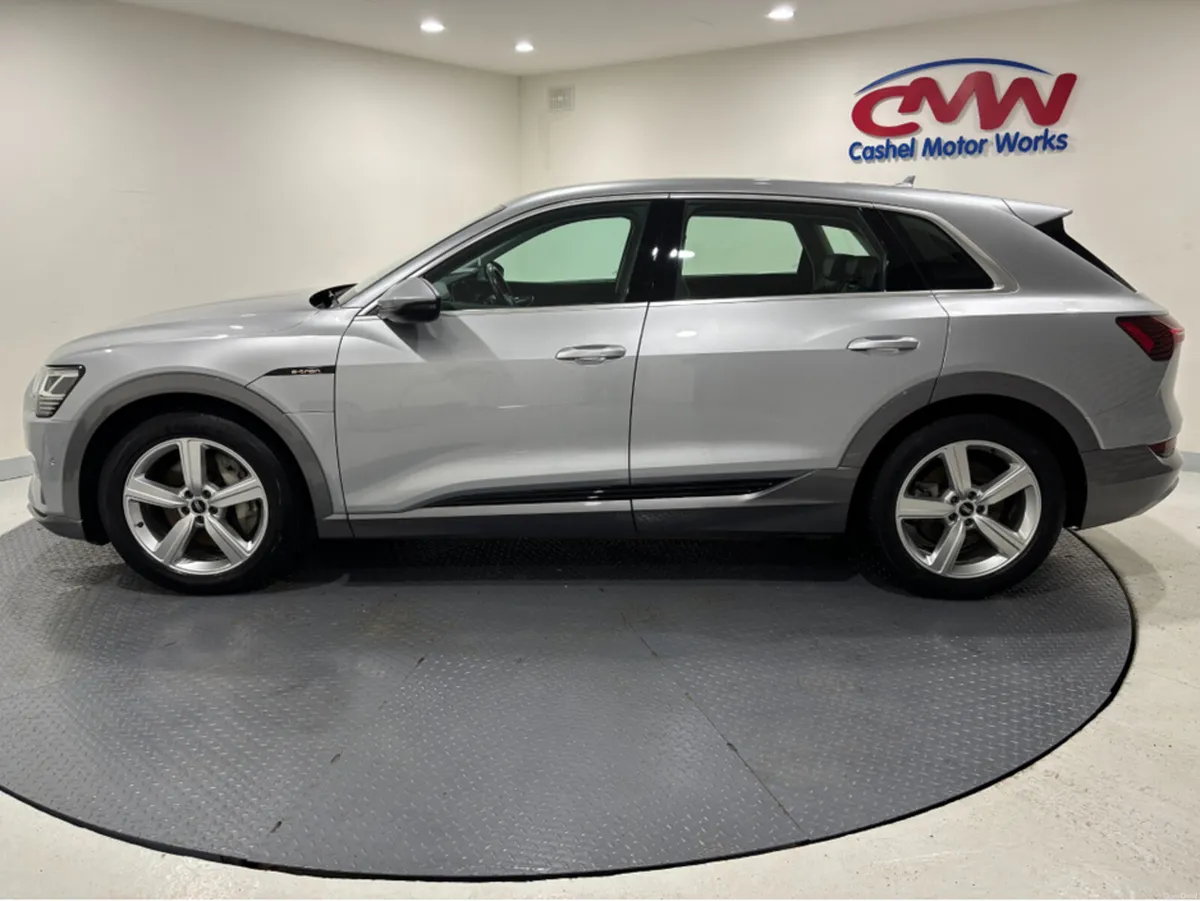 Audi e-tron TECHNIK 55 QUATTRO 300KW 95KWH**400KM - Image 4