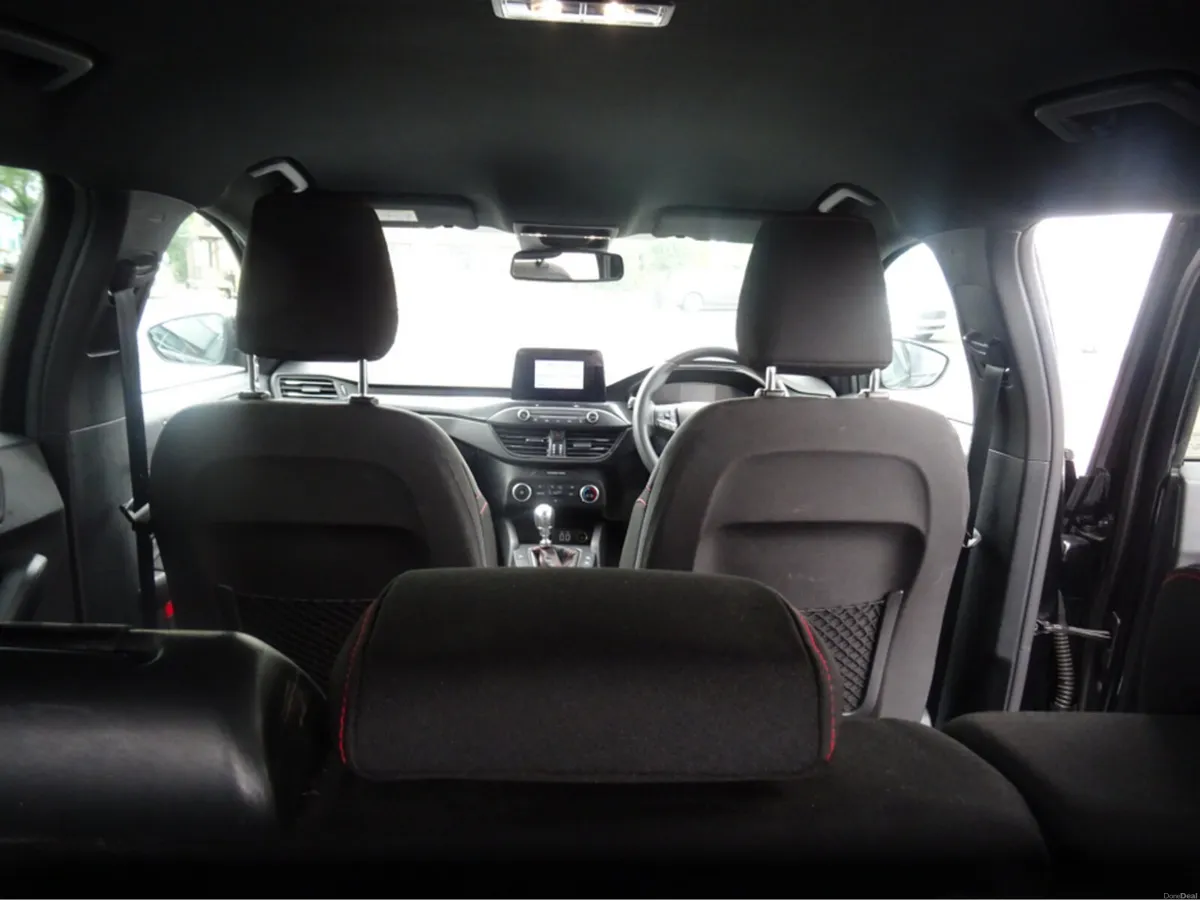 Ford Focus ST-LINE EDITION EST  1.0T1 1.0T125 MHE - Image 6