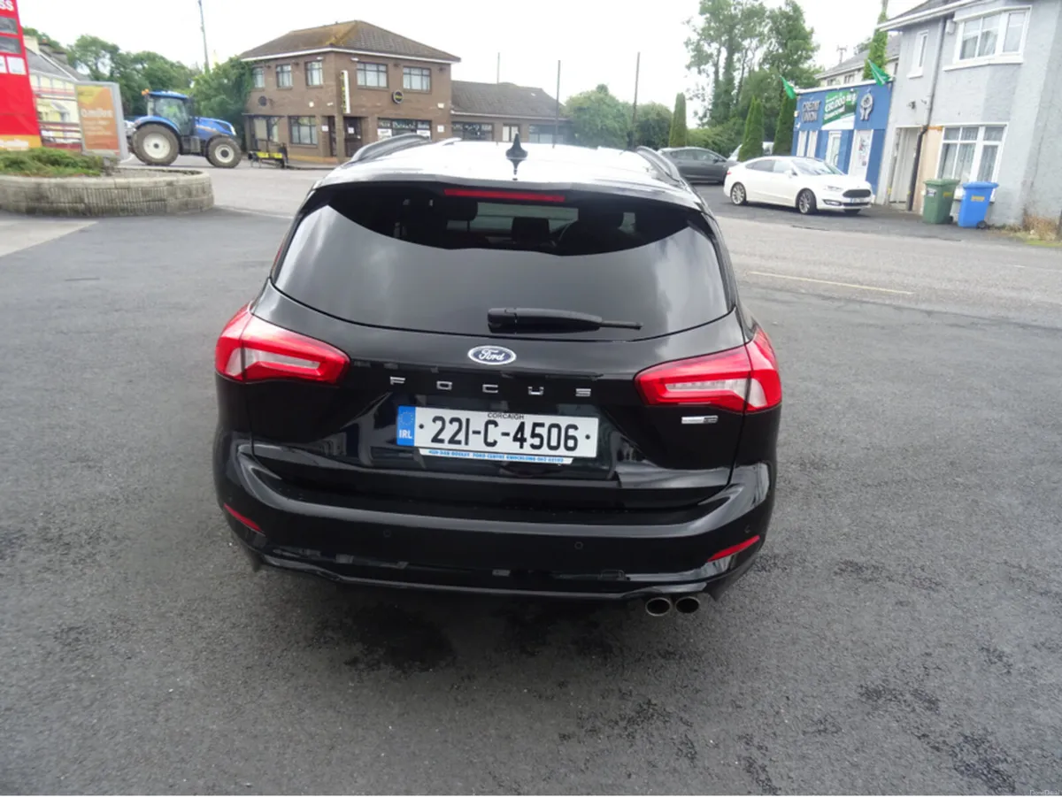 Ford Focus ST-LINE EDITION EST  1.0T1 1.0T125 MHE - Image 2