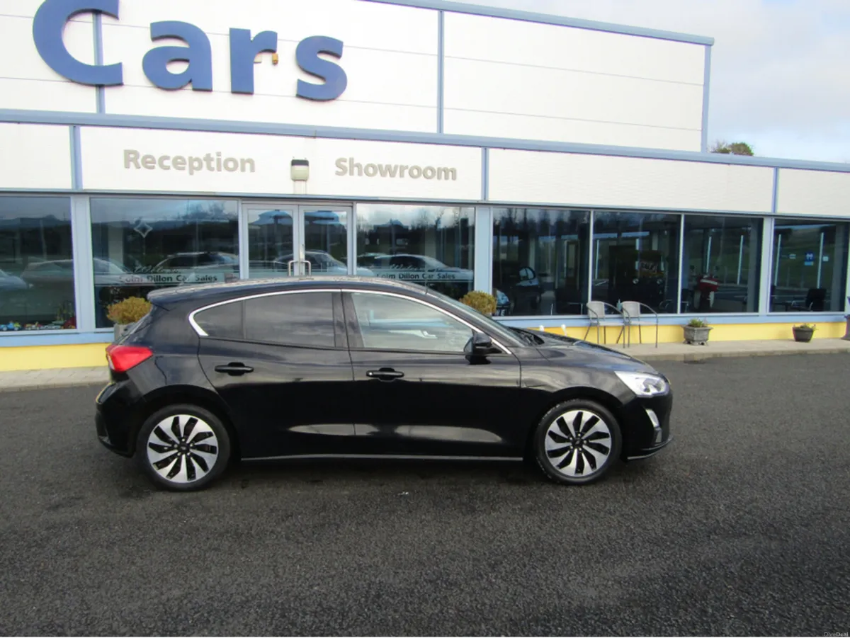 Ford Focus 1.0 ZETEC 5DR - Image 3