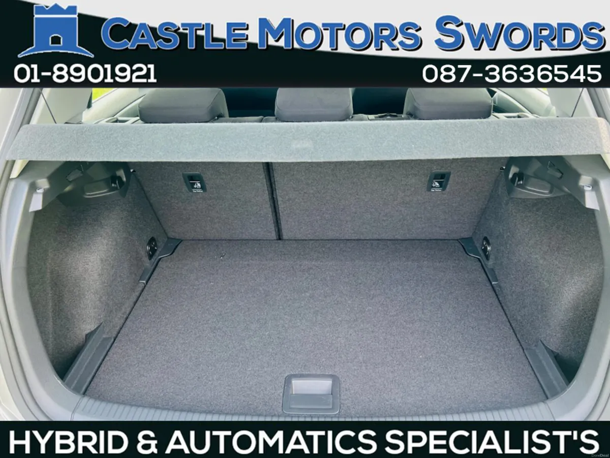 Volkswagen Golf ONLY 56K KMS / AUTO / FINANCE AVAI - Image 4