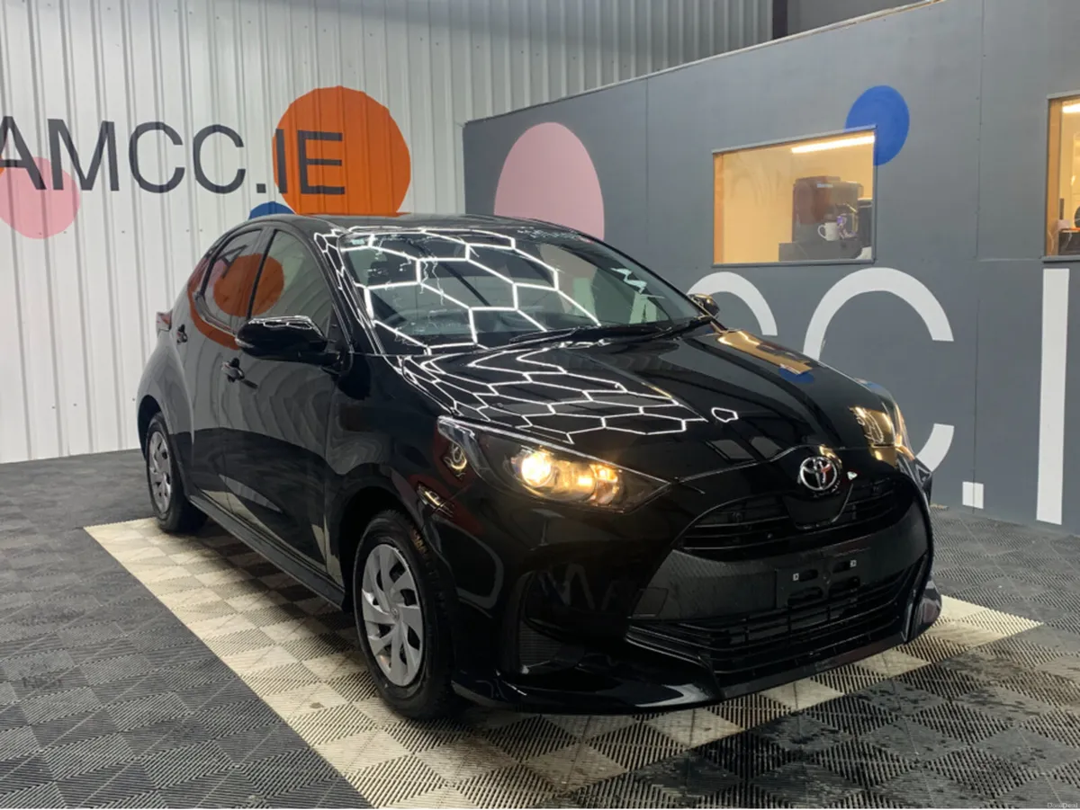 Toyota Yaris 1.0 PETROL AUTOMATIC / 9k KMs / Rever - Image 1