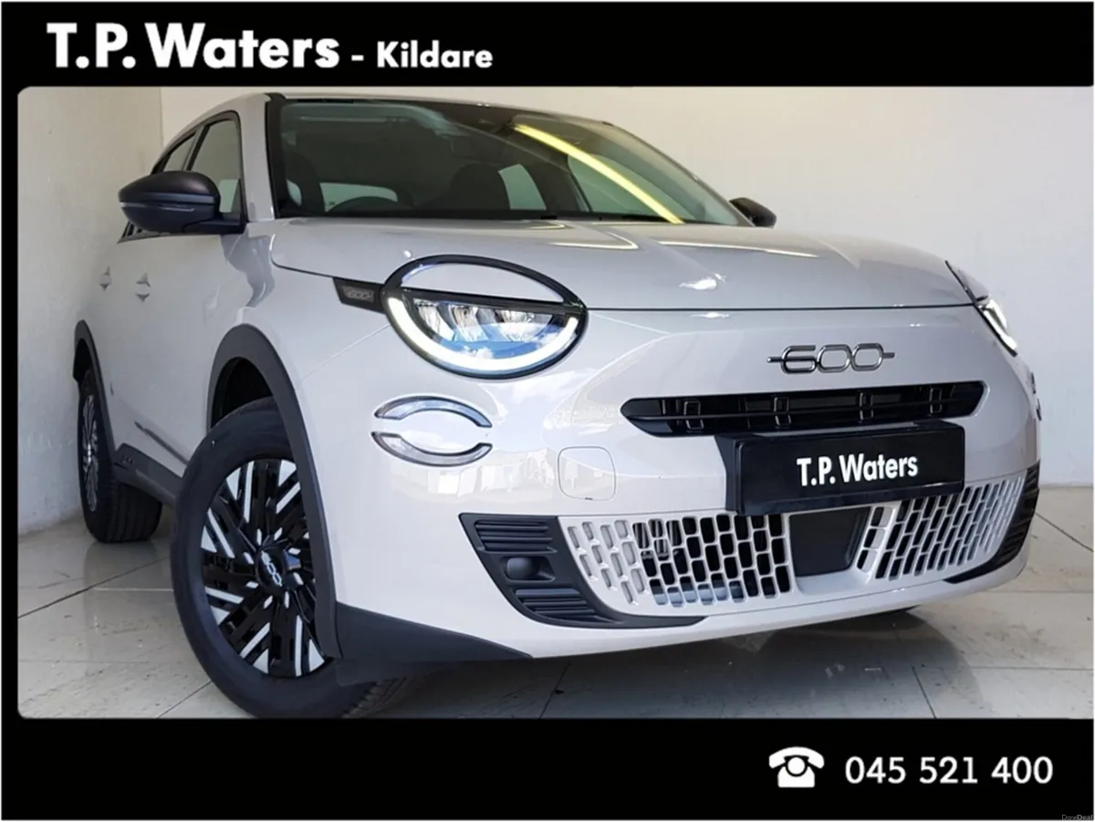 Fiat 600 1.2 HYBRID - AUTOMATIC - 3 YEAR WARRANTY - Image 3