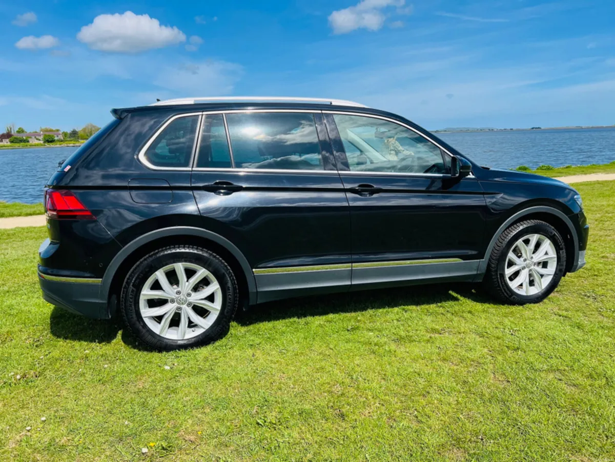 Volkswagen Tiguan HI LINE / AUTO / FINANCE AVAILAB - Image 4