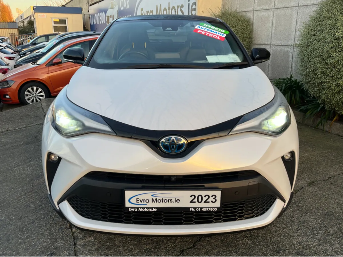Toyota C-HR SOL HYBRID AUTOMATIC 1.8 PETROL //LOW - Image 3