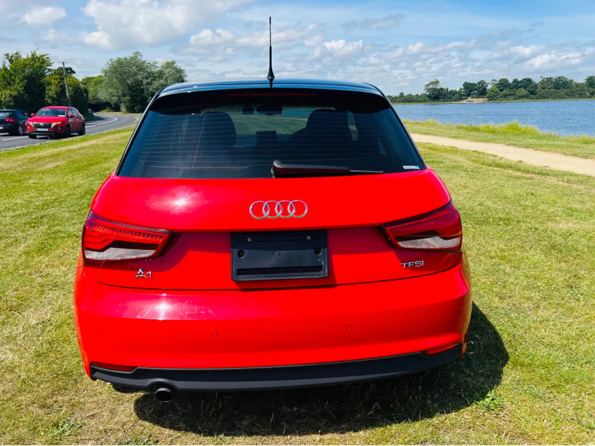 Audi A1 TWO TONE / ALLOY WHEELS / KEYLESS START - Image 4