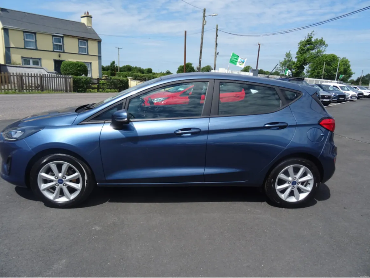 Ford Fiesta TREND CONNECTED 1.1 075 M5 4DR - Image 4