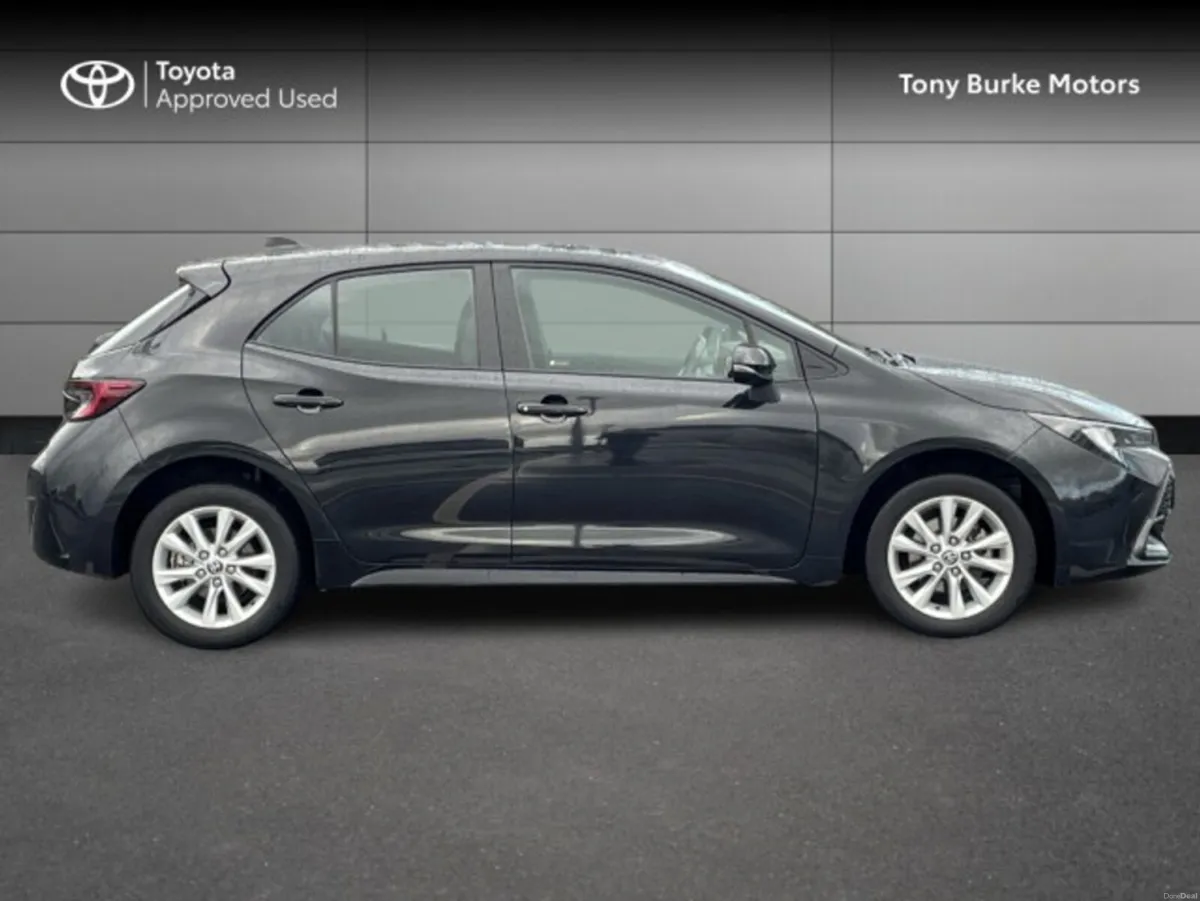 Toyota Corolla Hatchback 5dr Hybrid - Luna Edition - Image 3