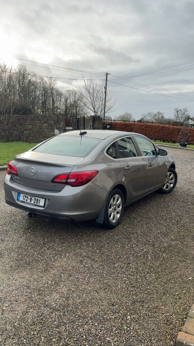 ** Opel Astra** - Image 4