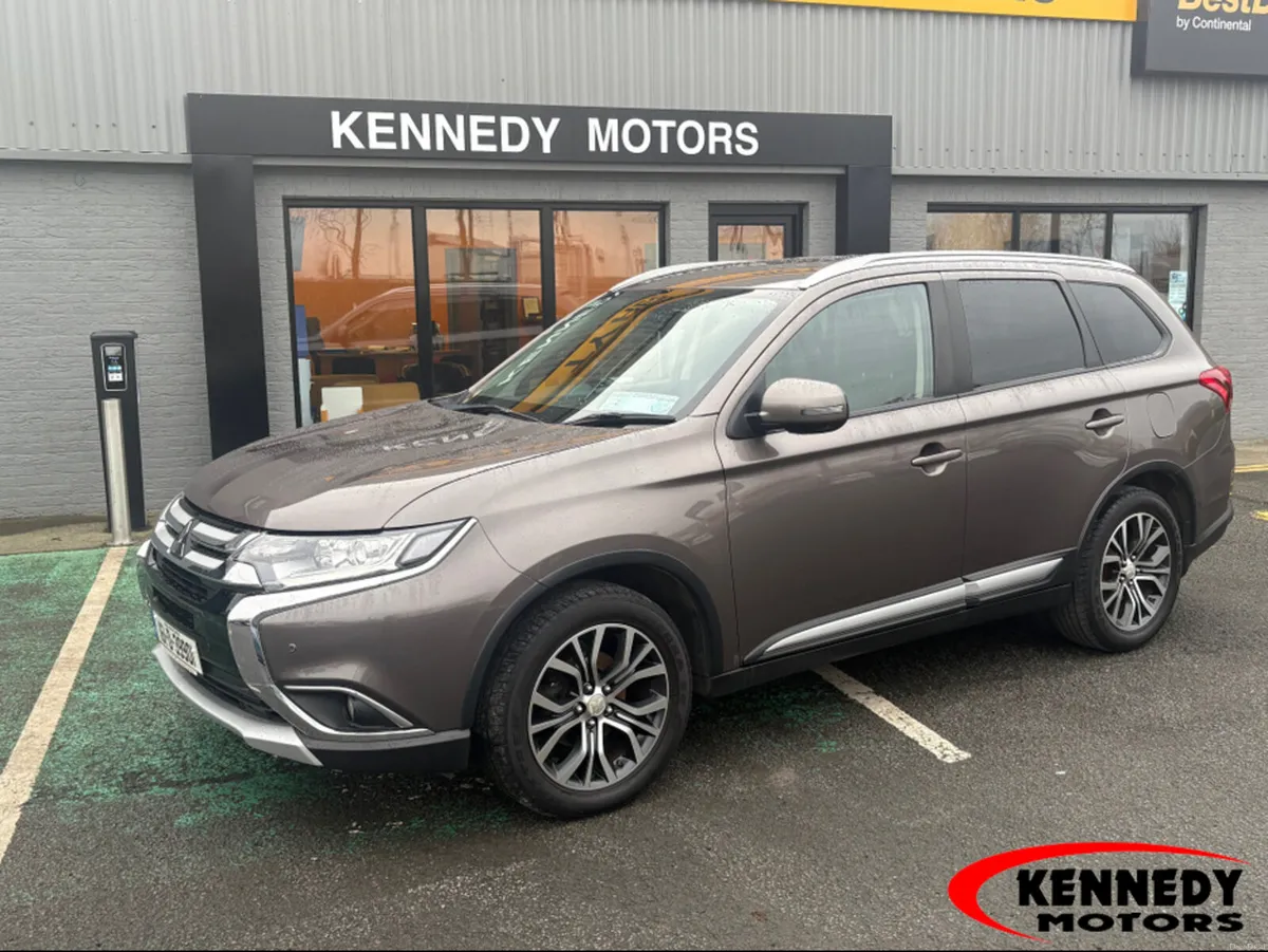 Mitsubishi Outlander 16MY 4WD 6 6MT 7S 4DR - Image 2