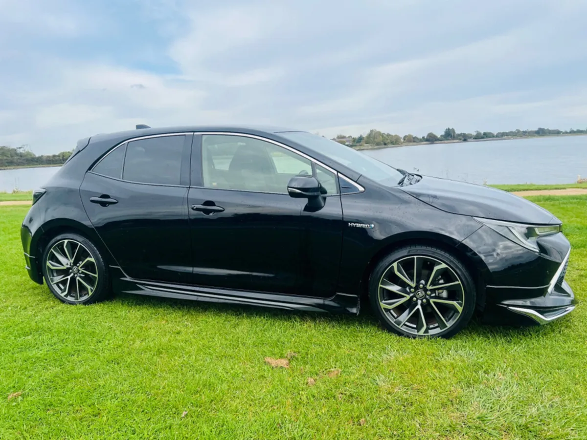 Toyota Corolla SPORT // HYBRID // HUGE SPEC // FIN - Image 3