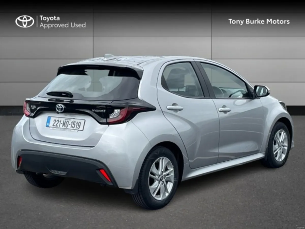 Toyota Yaris - Hybrid - New Generation - Luna Edit - Image 2