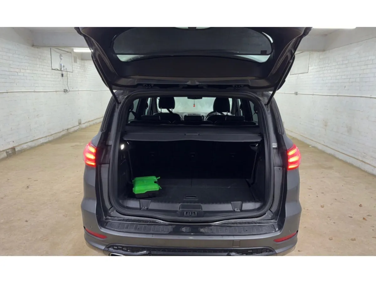 Ford S-Max ST-LINE  190 BHP AUTO - Image 4