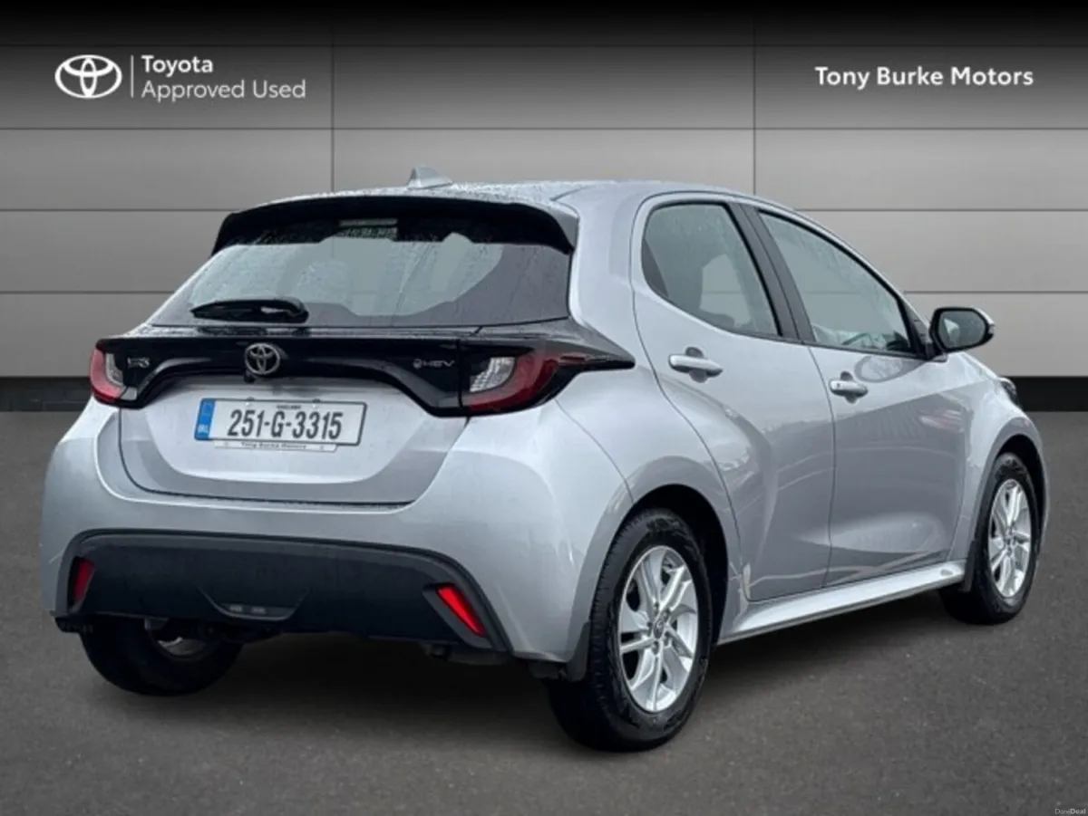 Toyota Yaris - Save EUR 5,155 - Luna - 1.5 Hybrid - Image 2