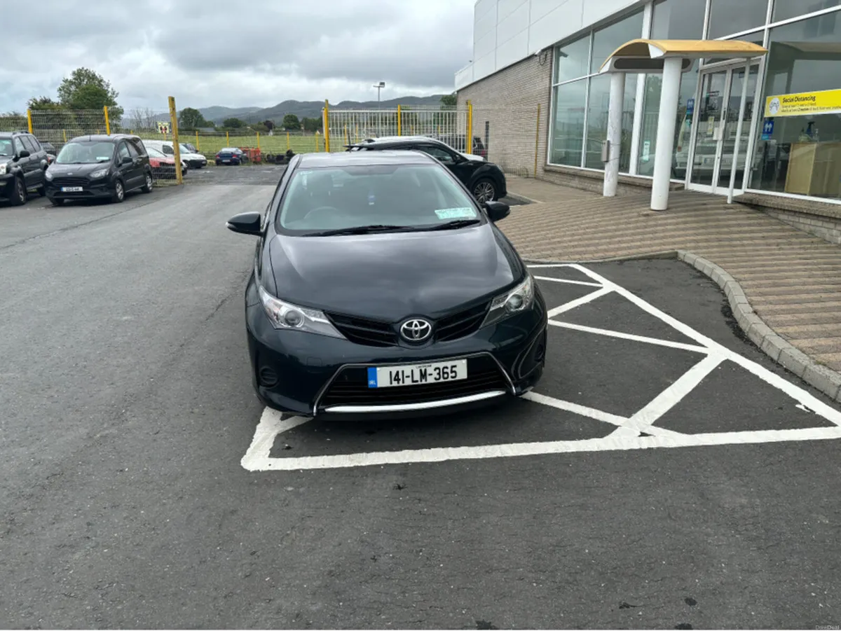 Toyota Auris 1.4 D-4D ACTIVE S/S 90BHP - Image 3