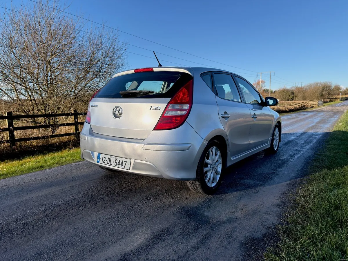 Hyundai i30 Comfort SE 1.6 Diesel – Very Clean – - Image 4