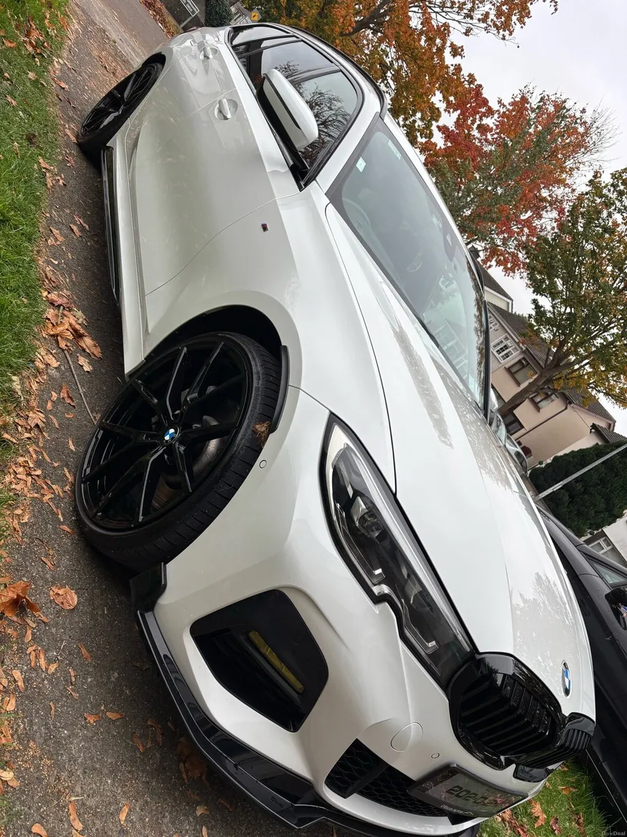 BMW 330e touring msport - Image 1