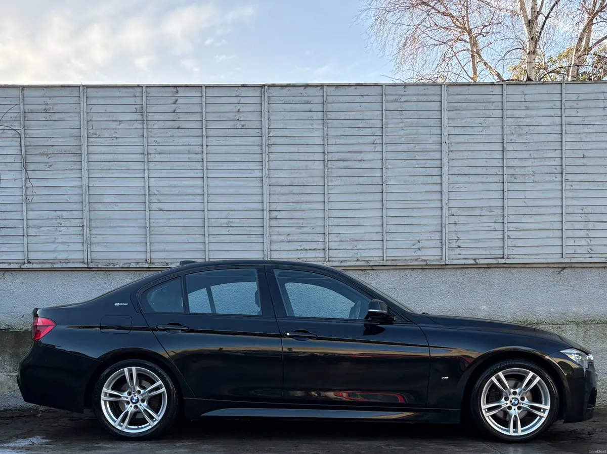 BMW 3-Series 2018 330e M SPORT AUTO 250 bhp - Image 2