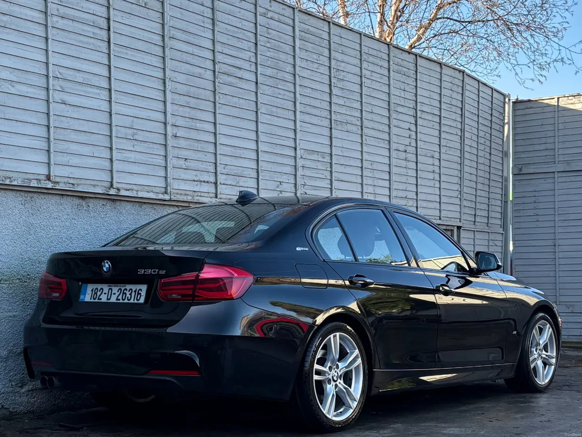 BMW 3-Series 2018 330e M SPORT AUTO 250 bhp - Image 3